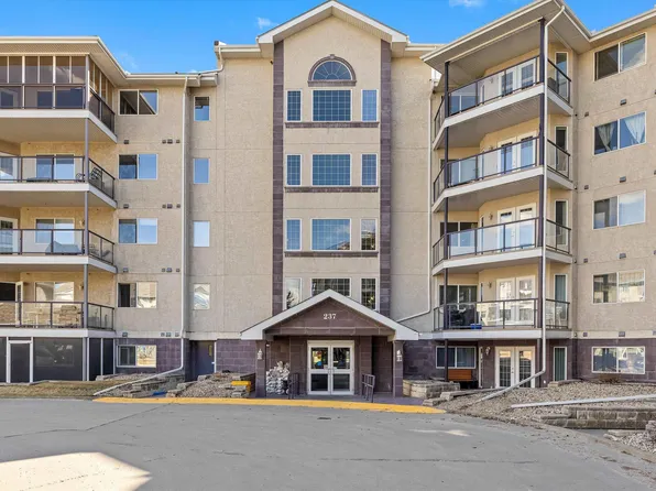 237 Youville Dr NW #214, Edmonton, AB T6L 7E7