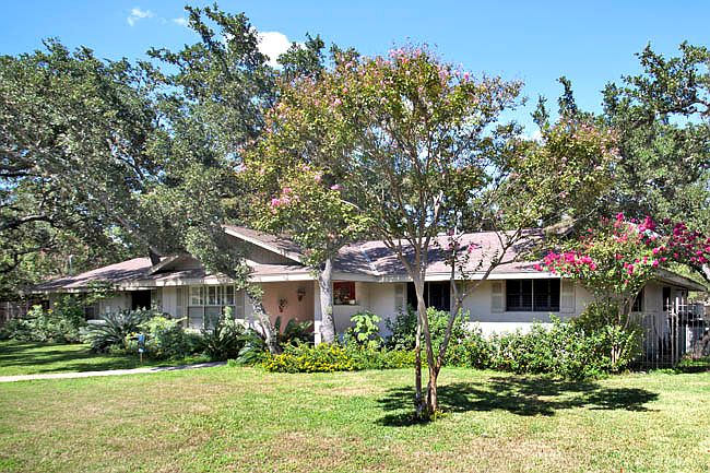 1st image of 309 Meadowbrook Dr