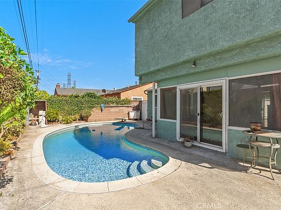 3rd image of 10253 Angell St