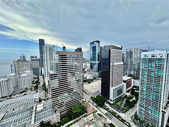 3rd image of 495 Brickell Ave APT 4011
