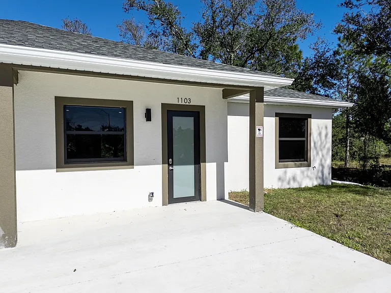 1103 Meadow Rd — Photo 3