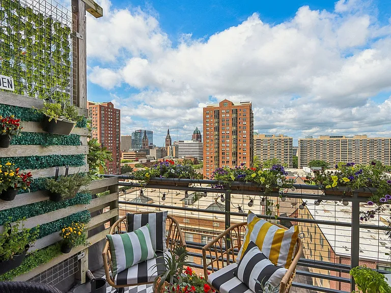 City Green Balcony