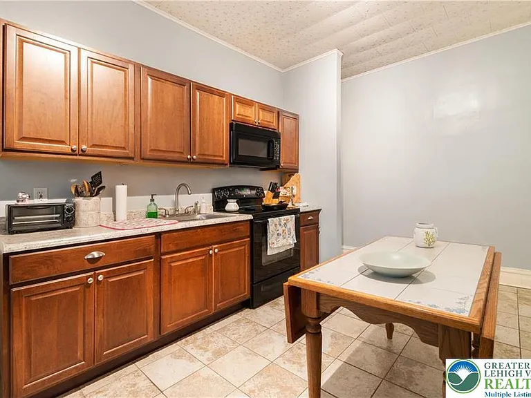 717 W Broad St #1 — Photo 8
