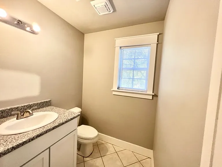 140 Hickory Loop Dr — Photo 8