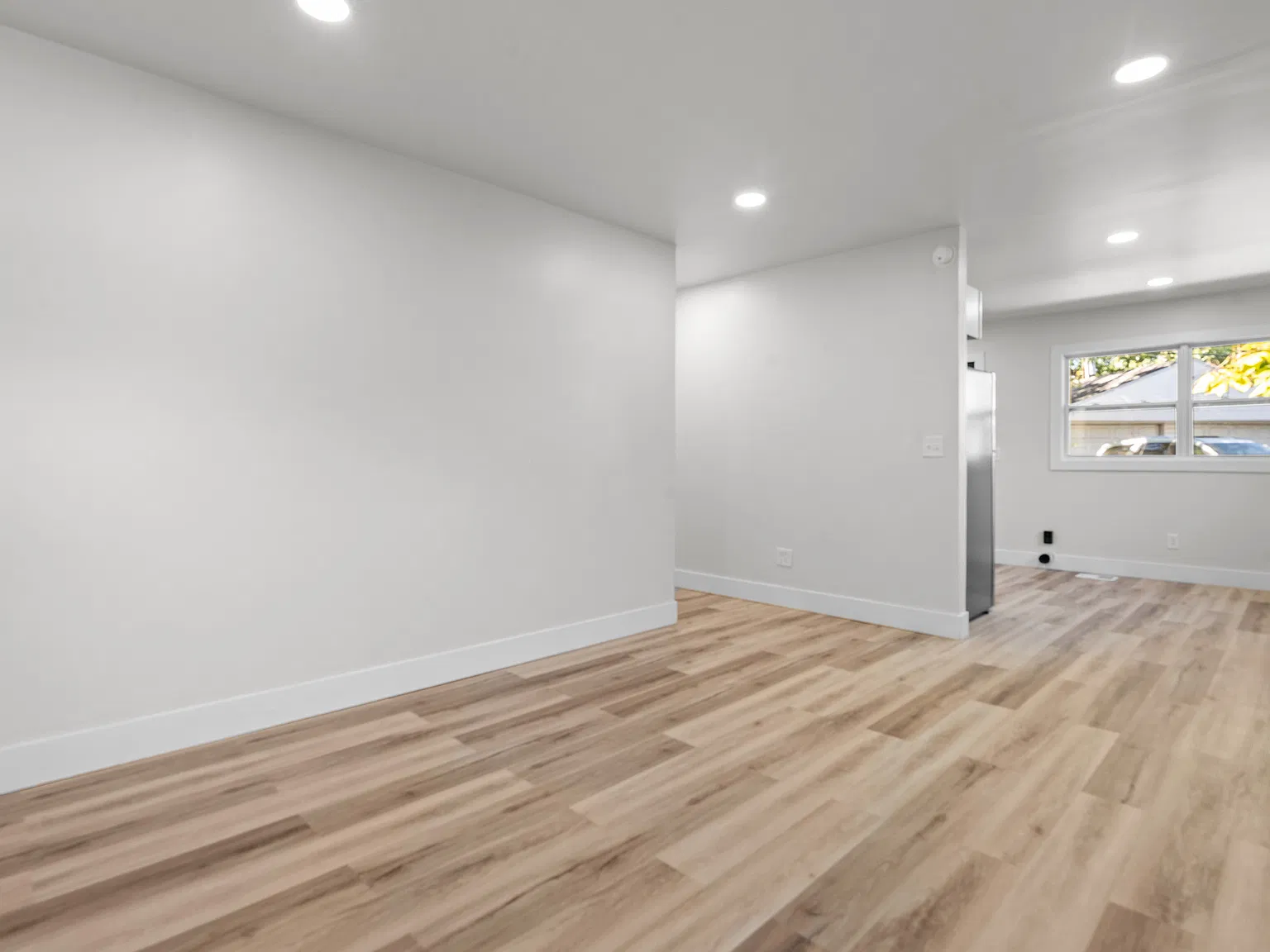 3 bed, 1000 sqft, $1,450 — Photo 3