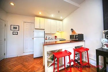 Rented by Metropolitan Realty