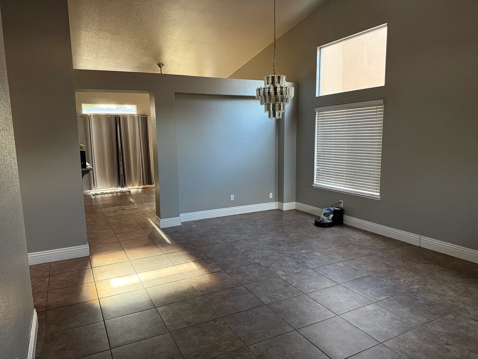 4 bed, 1854 sqft, $2,650 — Photo 3