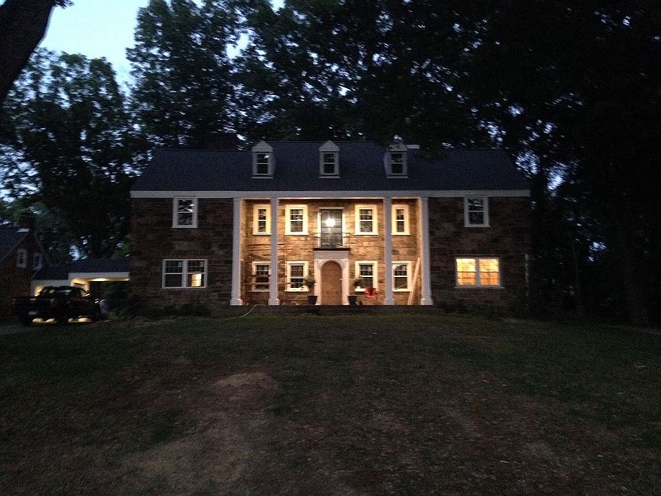 1st image of 19 Holly Dr