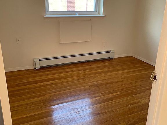 4th image of 1519 Bayview Ave #3-C