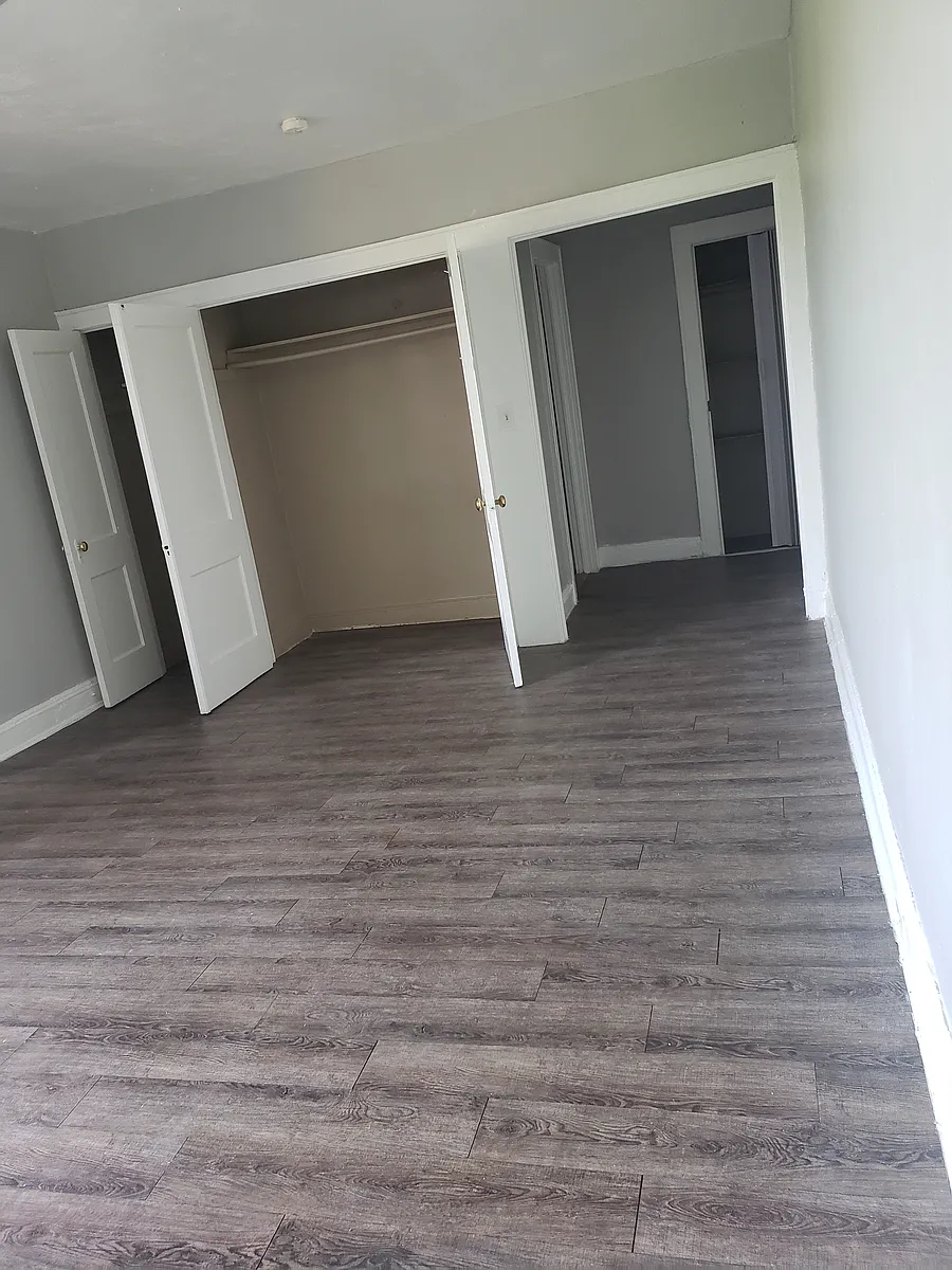 Photo 2 of 9 - 265 Washington Ave #C - Bridgeport, CT Building Photo - 265 Washington Ave #C