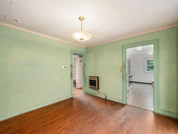 5th image of 2053 N 32nd St