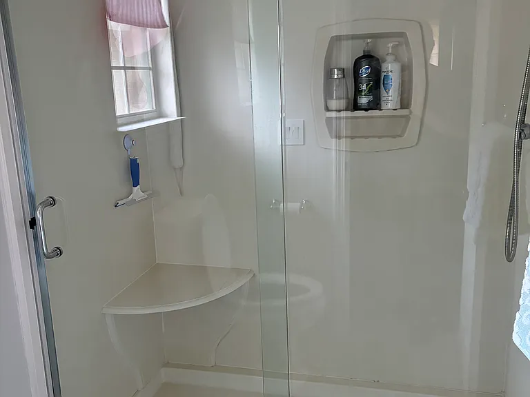 1635 Janet Ln — Photo 12