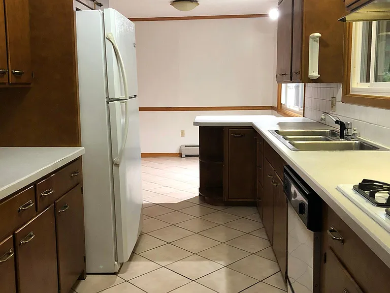 112 Perry St — Photo 9