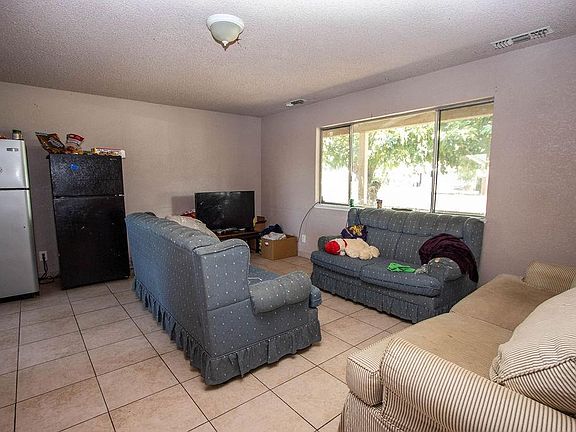 4th image of 15663 Gaddy St