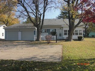 1705 18th St, Charleston, IL 61920