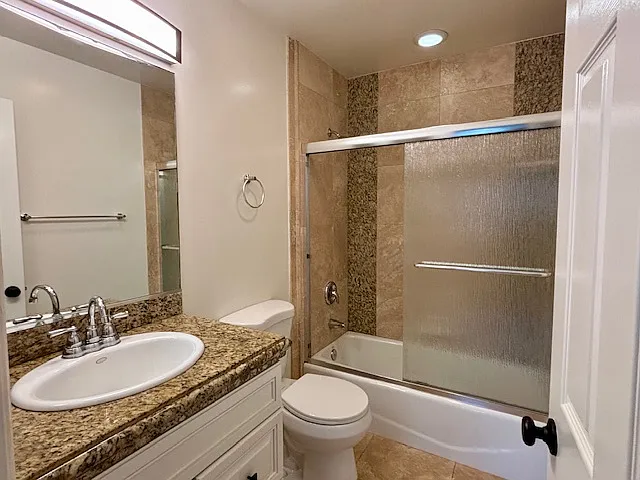 685 W 18th St #1 — Photo 22