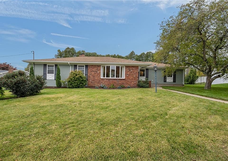 1st image of 22 Oakhurst Dr