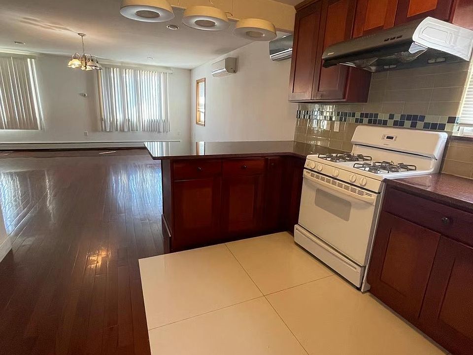 1st image of 6124 166th St Floor 2