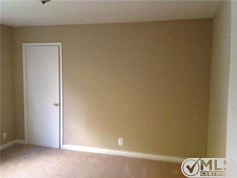 4th image of 211 Creekside Dr