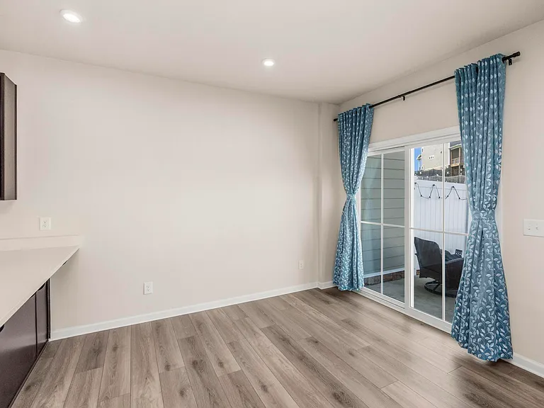 247 Pryor Dr — Photo 16