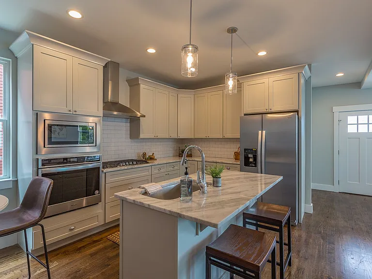 1102 S Greenwood Ave — Photo 8