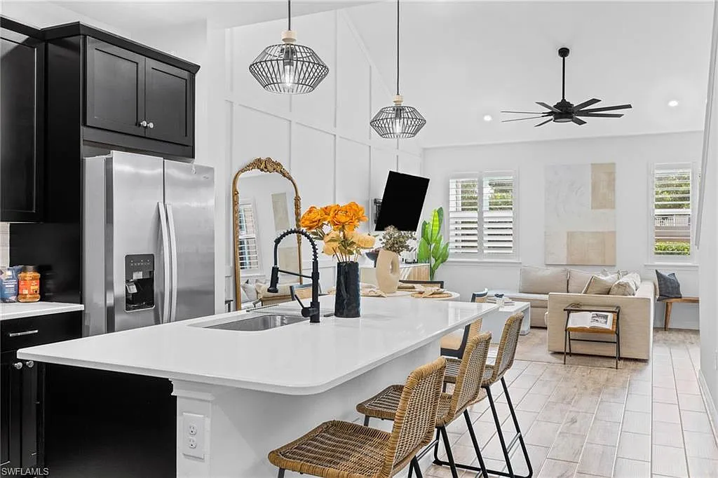 3 bed, 2.5 bath, 1712 sqft, $3,700 — Photo 2