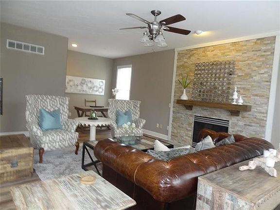 4th image of 6813 Oleander Ct