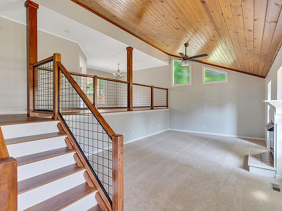5th image of 2418 Cedar Creek Dr