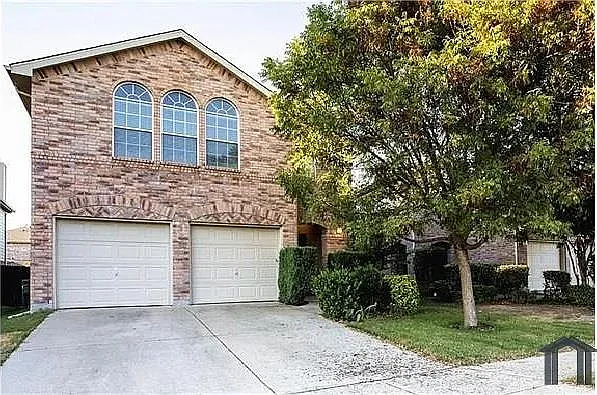 3 bed, 2475 sqft, $2,700 — Photo 2