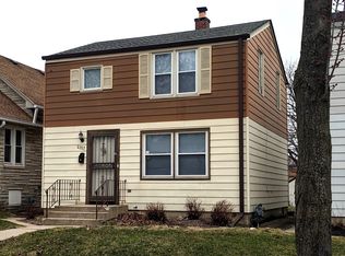 2353 S 77th St, West Allis, WI 53219