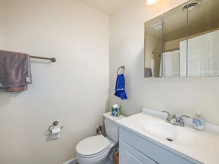 Walk to UC & UC Medical | 1BR/2BR Apartments — Photo 14