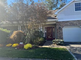 137 Pond View Dr, Port Washington, NY 11050