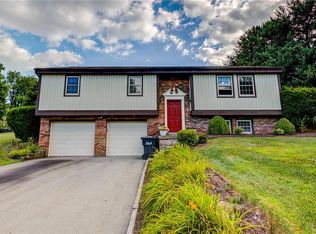 1229 Lakevue Dr, Butler, PA