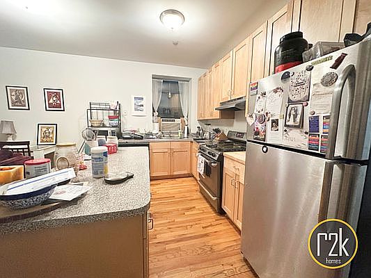3rd image of 304 W 112th St #2B