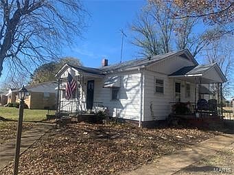 2nd image of 316 Lincoln Dr