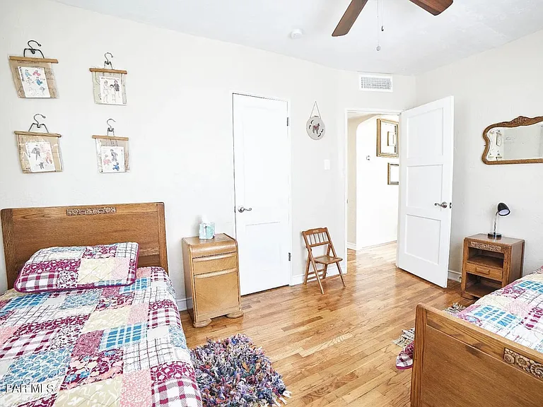 3236 Richmond Ave — Photo 9