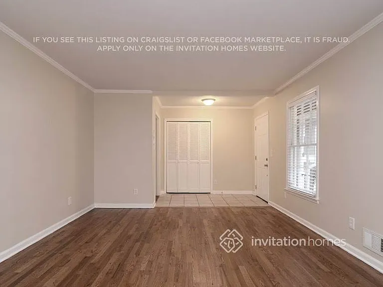 1360 Hampton Hall Dr — Photo 3