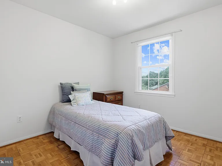 8350 Glastonbury Ct — Photo 22