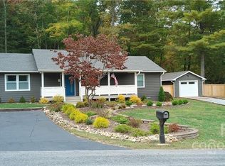 16 Timberleaf Dr, Fletcher, NC 28732