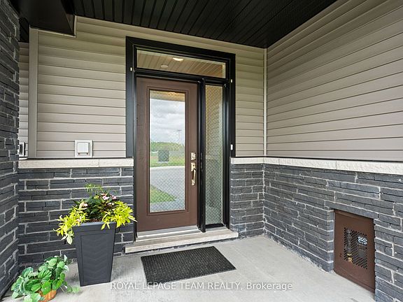 4th image of 45 Finglas Ct