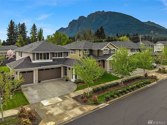 2nd image of 854 SE 11th St