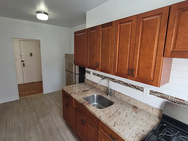1020 Walton Ave #12D — Photo 8