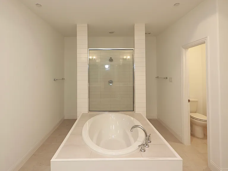 124 Canonbury Dr — Photo 17