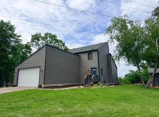 102 Arrowhead Rd, Emmons, MN 56029