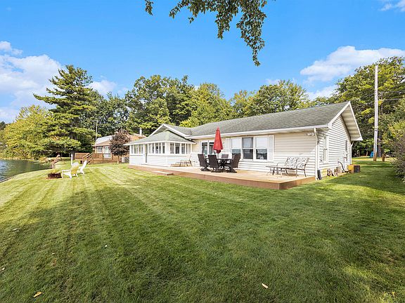 4th image of 2319 Lakeside Dr