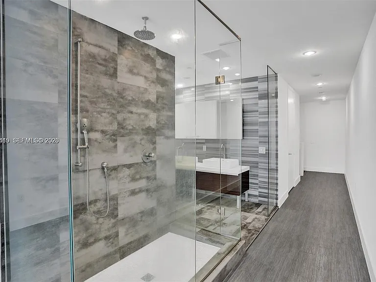 1100 Biscayne Blvd #5705 — Photo 22