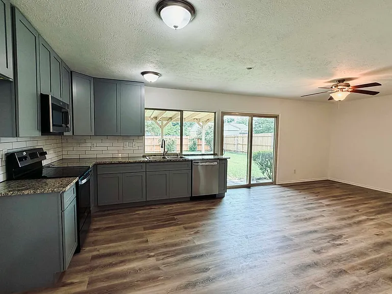 1101 Lombardy Dr — Photo 5