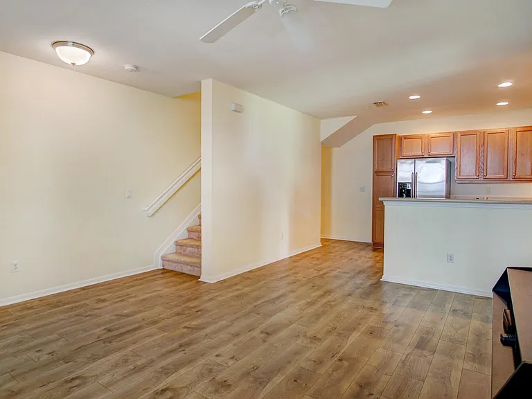 1020 E Longport Cir #F2 — Photo 8