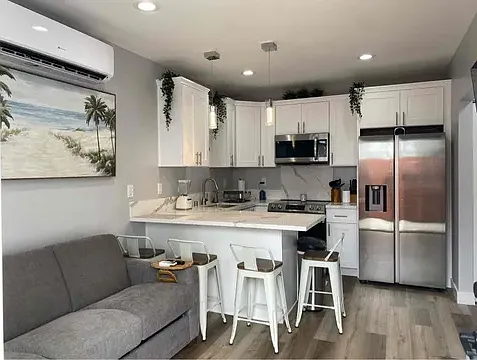 1 bed, 400 sqft, $2,400 — Photo 3