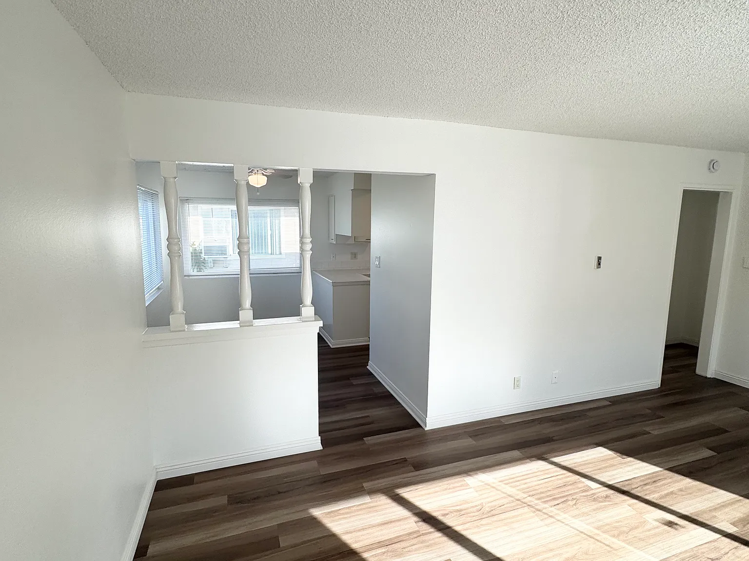 2 bed, 900 sqft, $2,300 — Photo 3